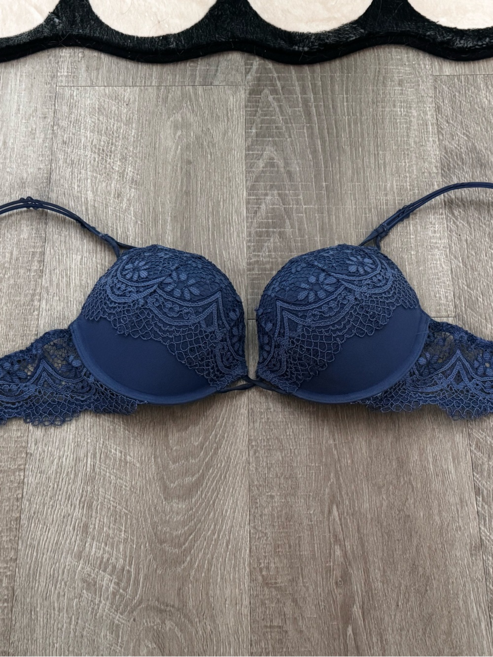 Victoria's Secret Navy Lace Push-Up Bra